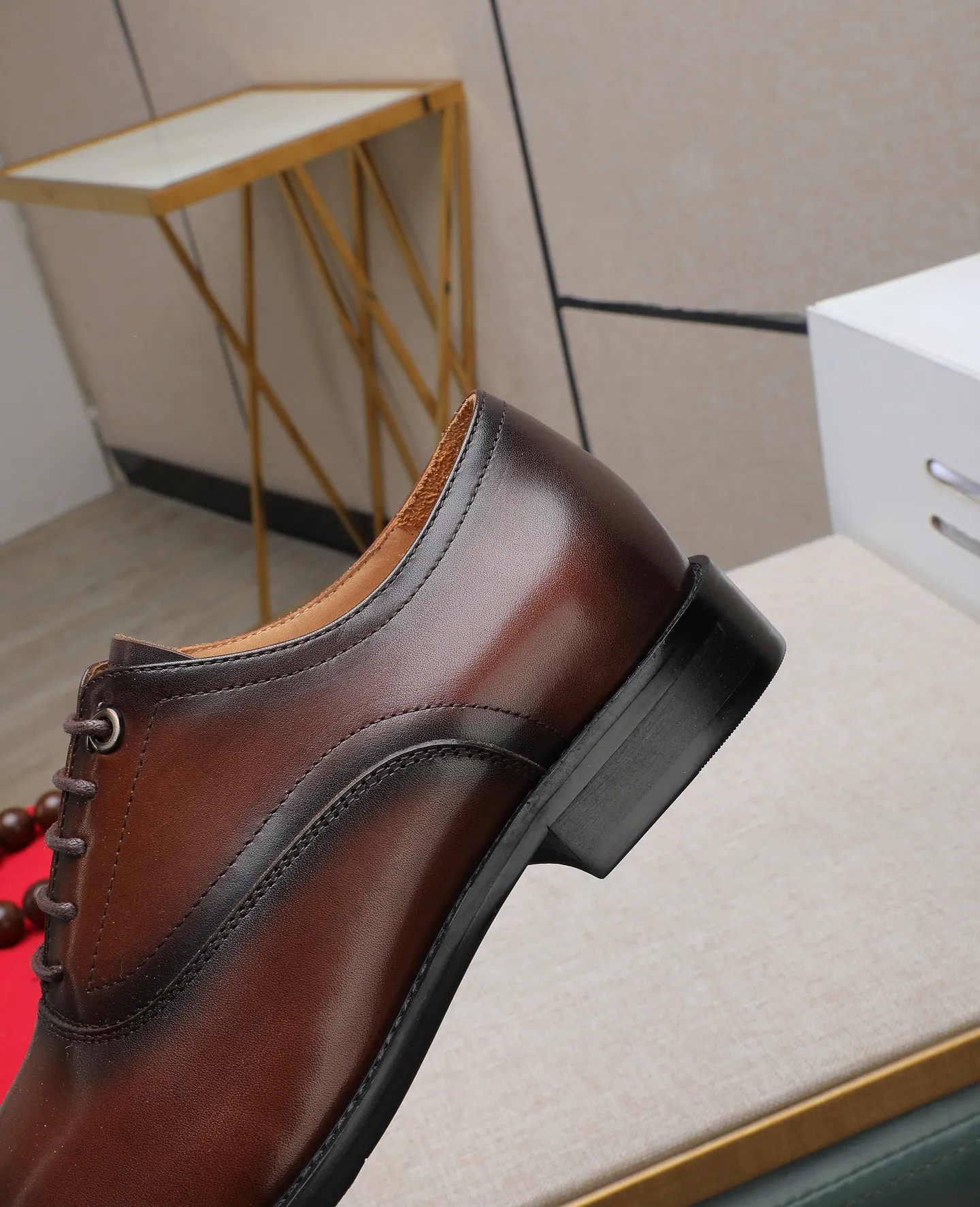 Men's shoes 💰540📛📛 (water-dyed cow lining) Salvatore Ferragamo high-end (Salvatore Ferragamo) is the world's top luxury footwear brand, coming from the fashion kingdom of Italy. It is famous all over the world for its traditional handmade design and novel styles... 🚶🏻🚶🏻New suit shoes are available simultaneously at the counter. This model is made of pure handmade imported Italian calfskin ➕soft water-dyed cowhide lining Original authentic outsole🌀🌀Size: 38➖44 (45 46 customized)